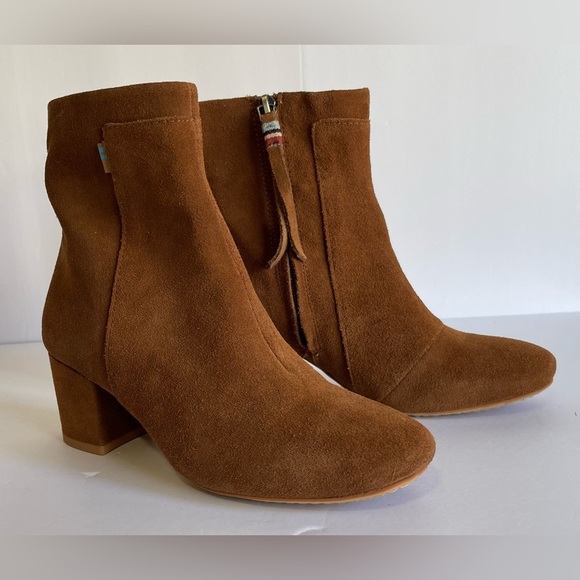 EUC Toms Women’s Evie Zippered Ankle Boots. - Picture 5 of 8